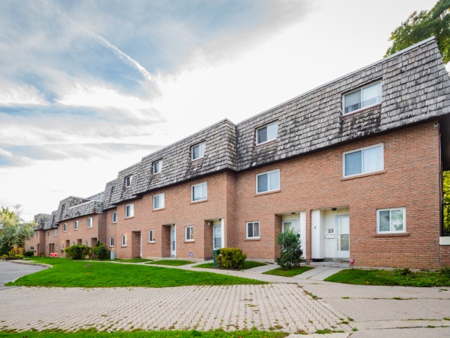 10 Rodda Blvd Townhouses hero image