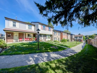 125 Palmdale Drive Townhouses photo