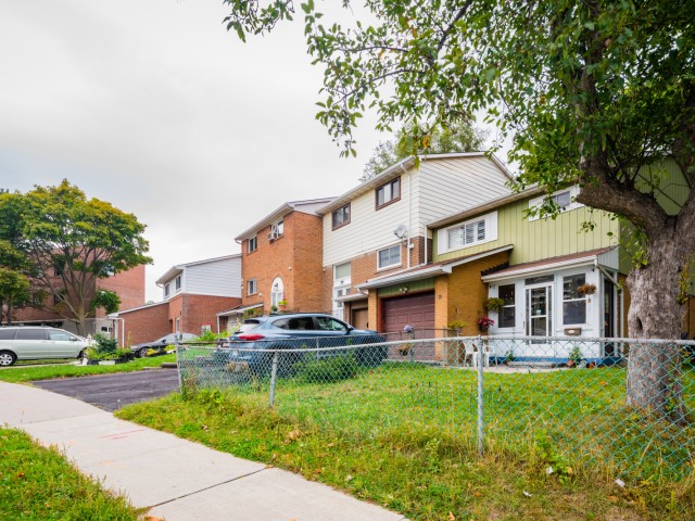 22 Huntingdale Boulevard Townhouses hero image