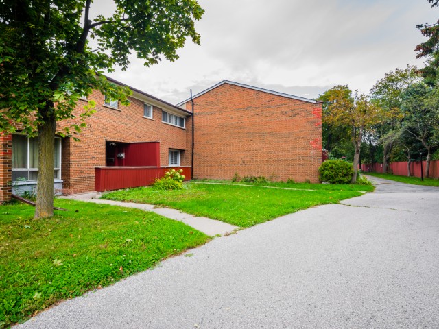 1021 Midland Avenue Townhouses photo