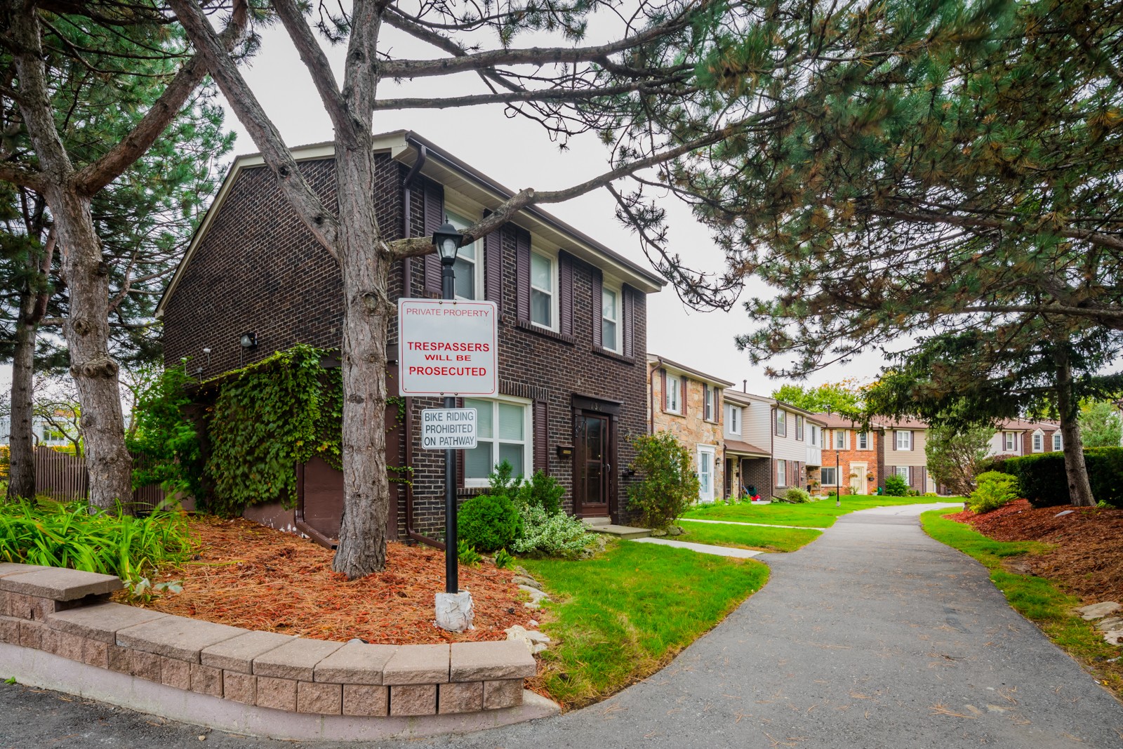 150 Palmdale Drive Townhouses 150 Palmdale Dr Condos.ca