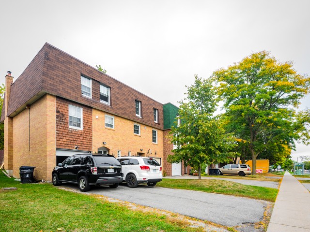 1120 Huntingwood Drive Townhouses photo