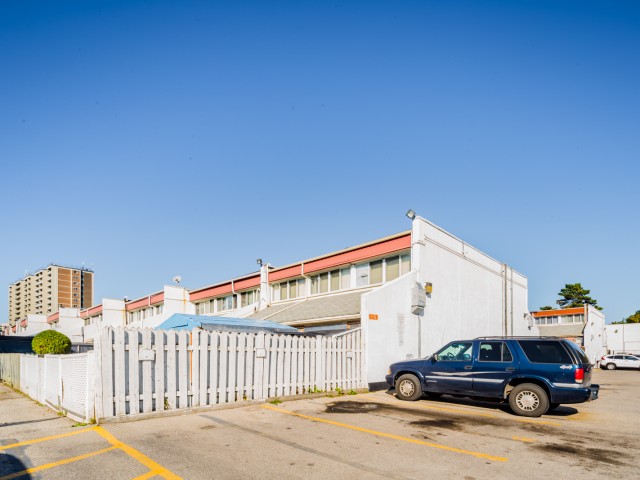 Yorkwoods Village Townhouses photo
