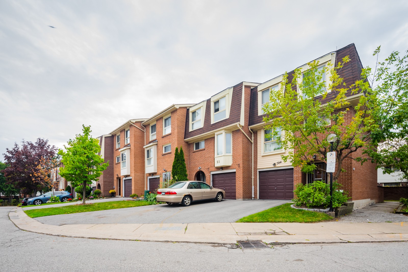 40 Dundalk Drive Terrace Courts Townhouses 40 Dundalk Dr 1