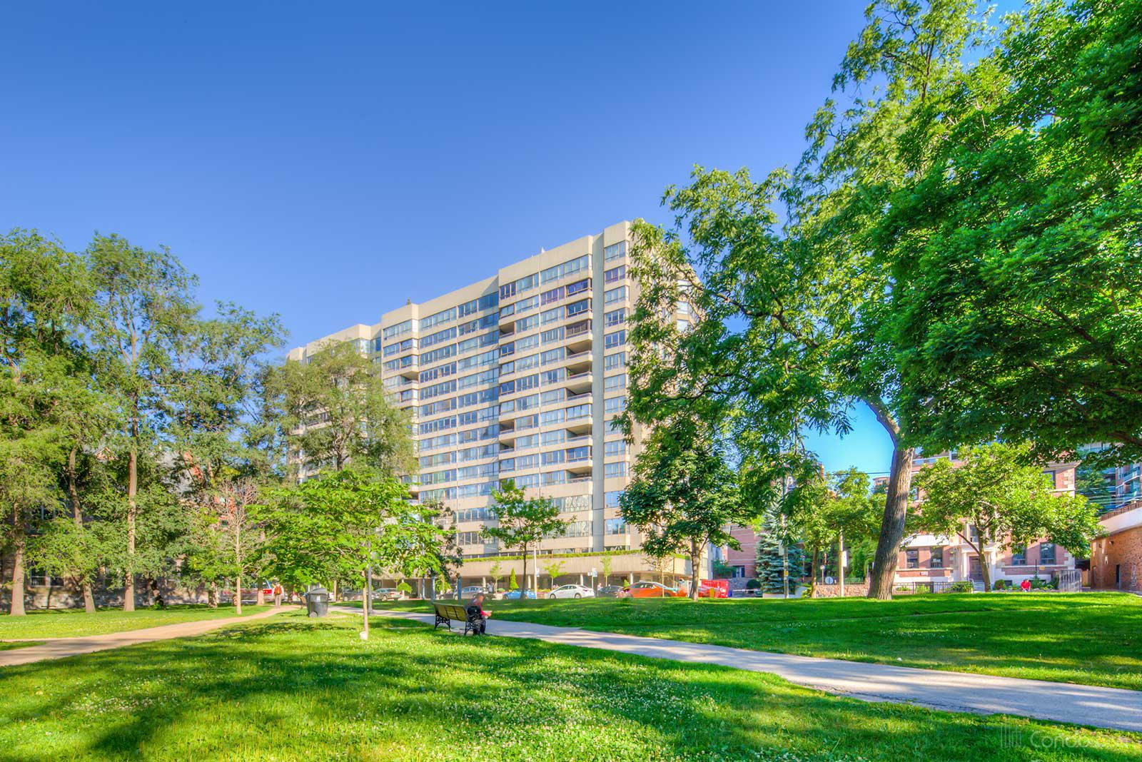 Carlton on the Park at 130 Carlton St, Toronto 1