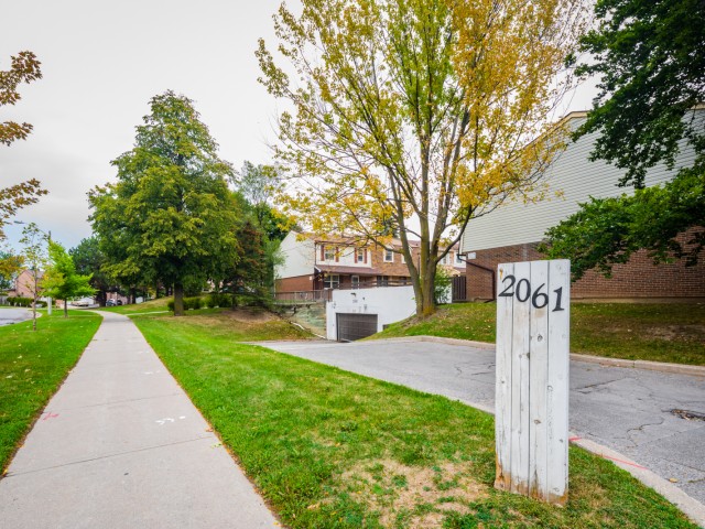 2061 Bridltowne Circle Townhouses hero image