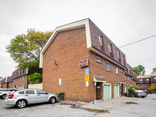 431 Military Trail Townhouses photo