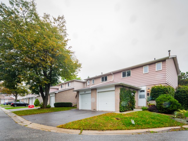 250 Orton Park Townhouses photo