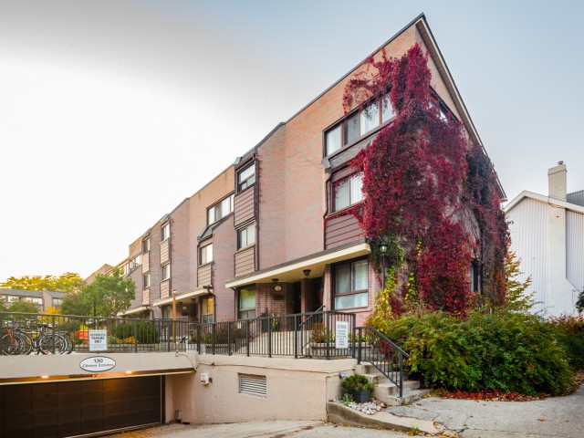 130 Clinton Street Townhouses photo