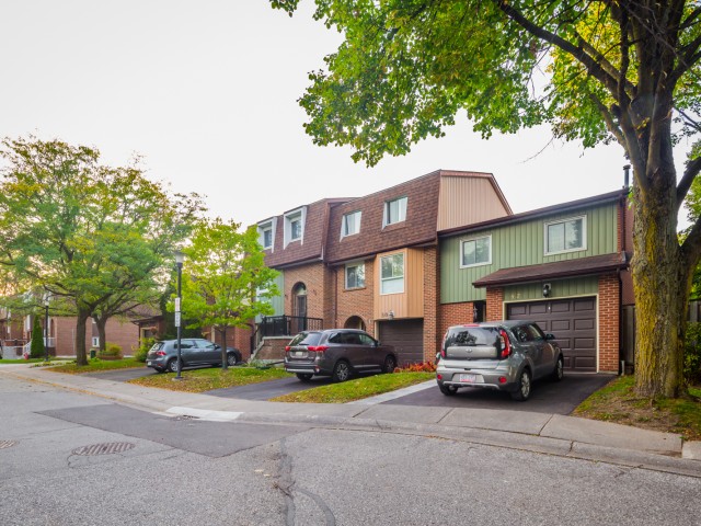 4662 Kingston Road Townhouses hero image