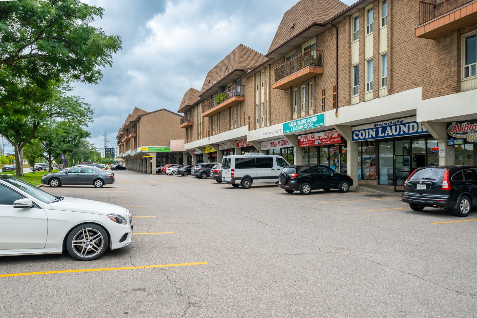 40 Rexdale Blvd Townhouses 40 Rexdale Blvd 2 Townhouses for Sale