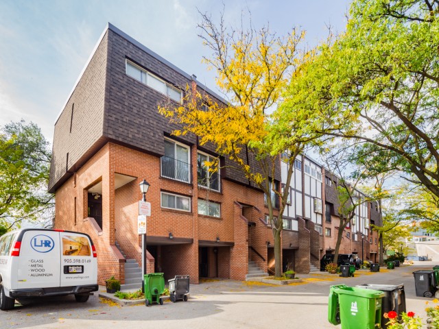2716 St Clair Ave East Townhouses photo