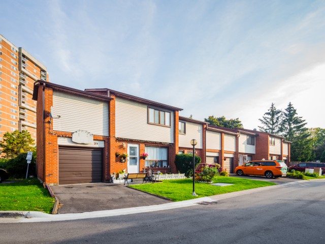 26 Wingarden Court Townhouses