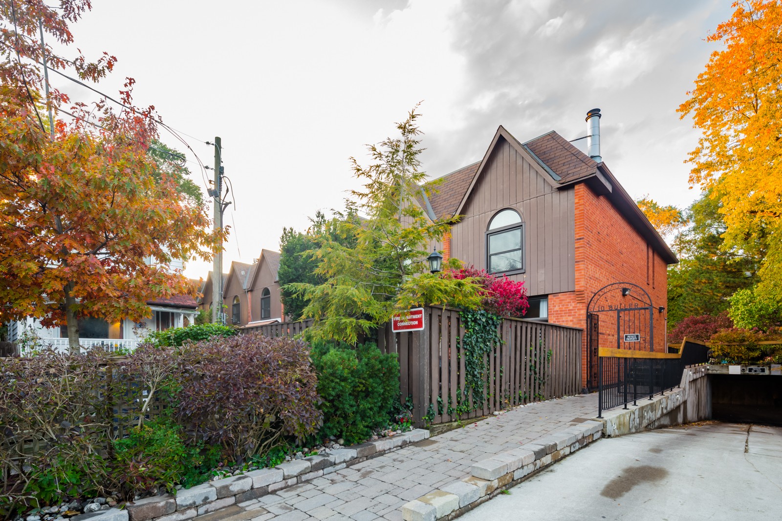 10 Buller Avenue Townhouses at 10 Buller Ave, Toronto 1