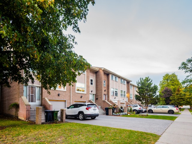 42 Stonehill Court Townhouses hero image