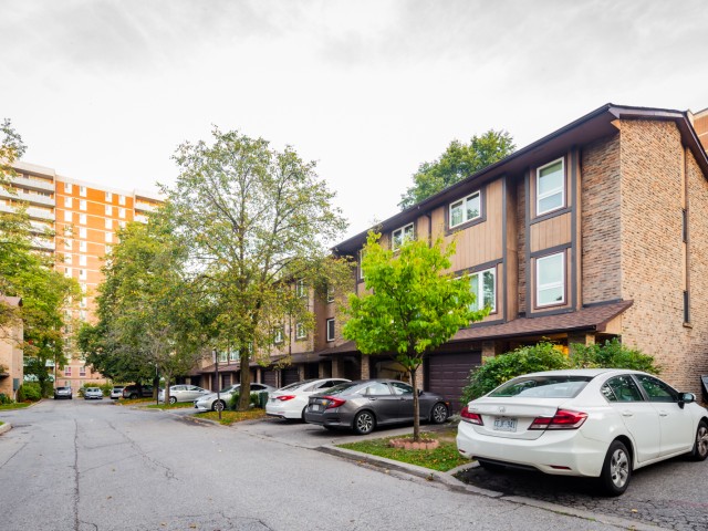 2359 Birchmount Rd Townhouses hero image