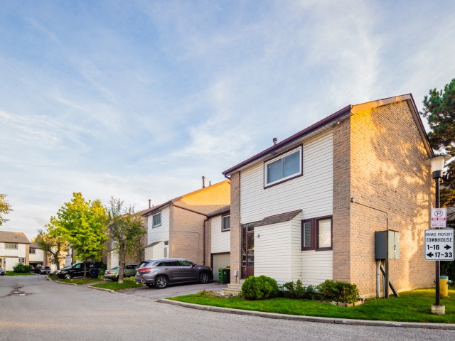 50 Silverbell Grove Townhouses photo