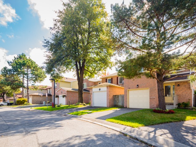 2 Scarfair Pathway Townhouses photo