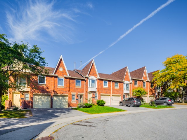 10 Cardwell Avenue Townhouses photo