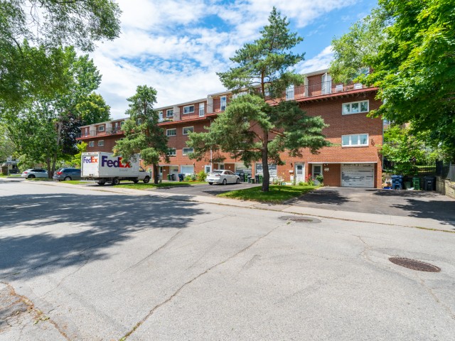 811 Kennedy Road Townhouses photo
