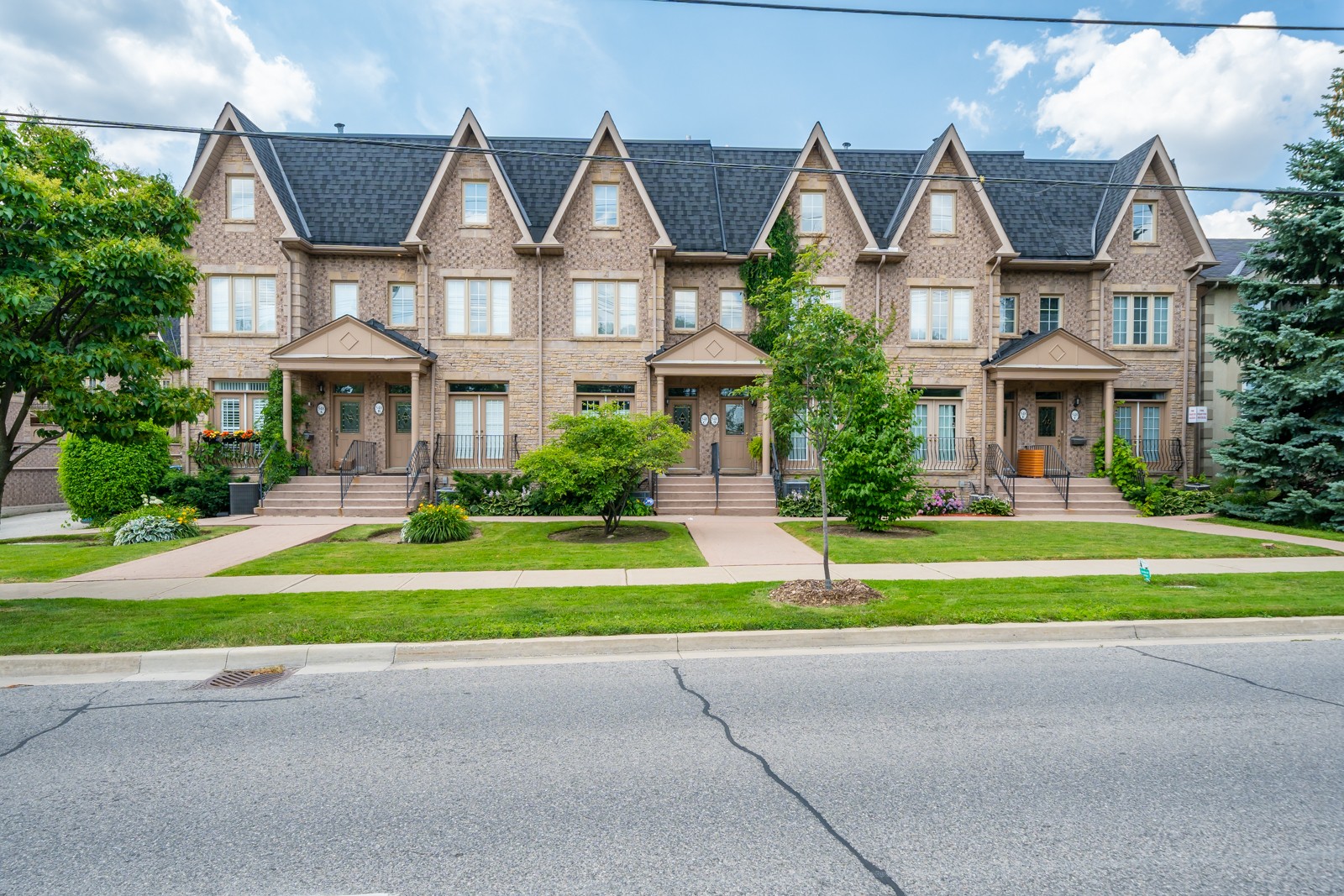 Scarlett Gables Townhouses Condos.ca