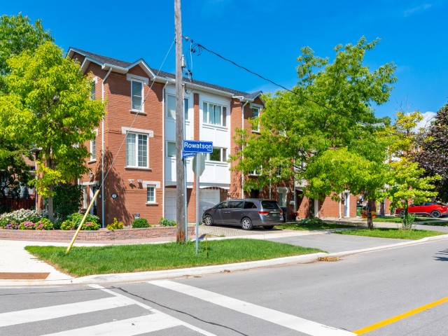 70 Guildwood Parkway Townhouses photo