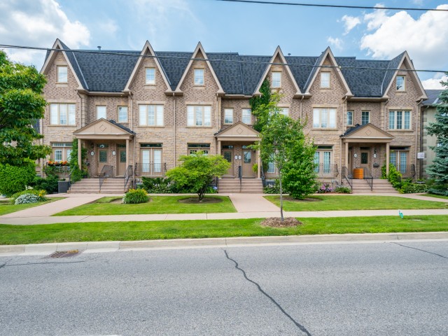 540 Scarlett Road Townhouses photo