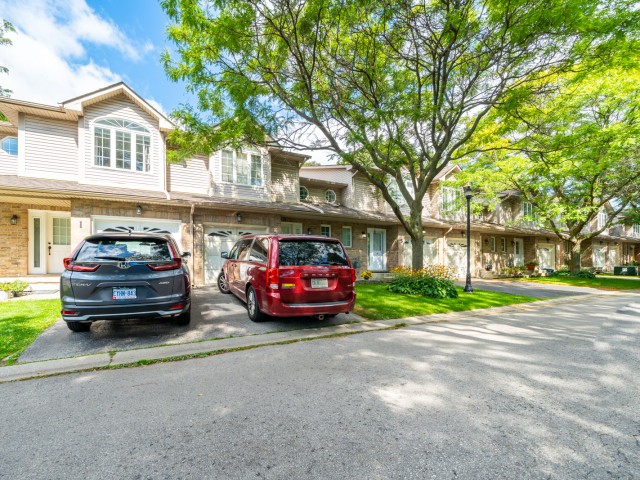 1335 Guelph Line Townhouses photo