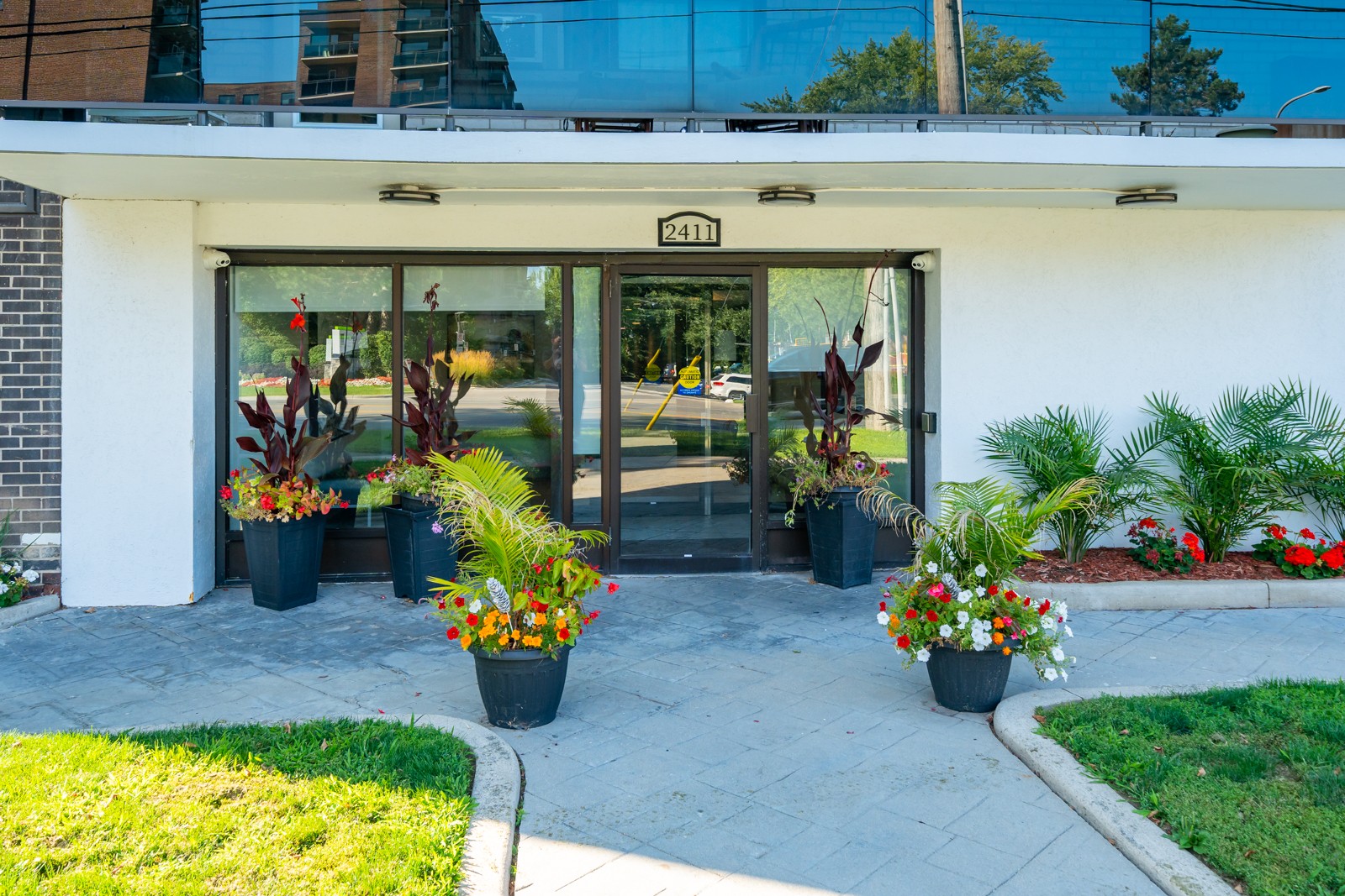 2411 New Street Condos 3 Condos for Sale Condos.ca