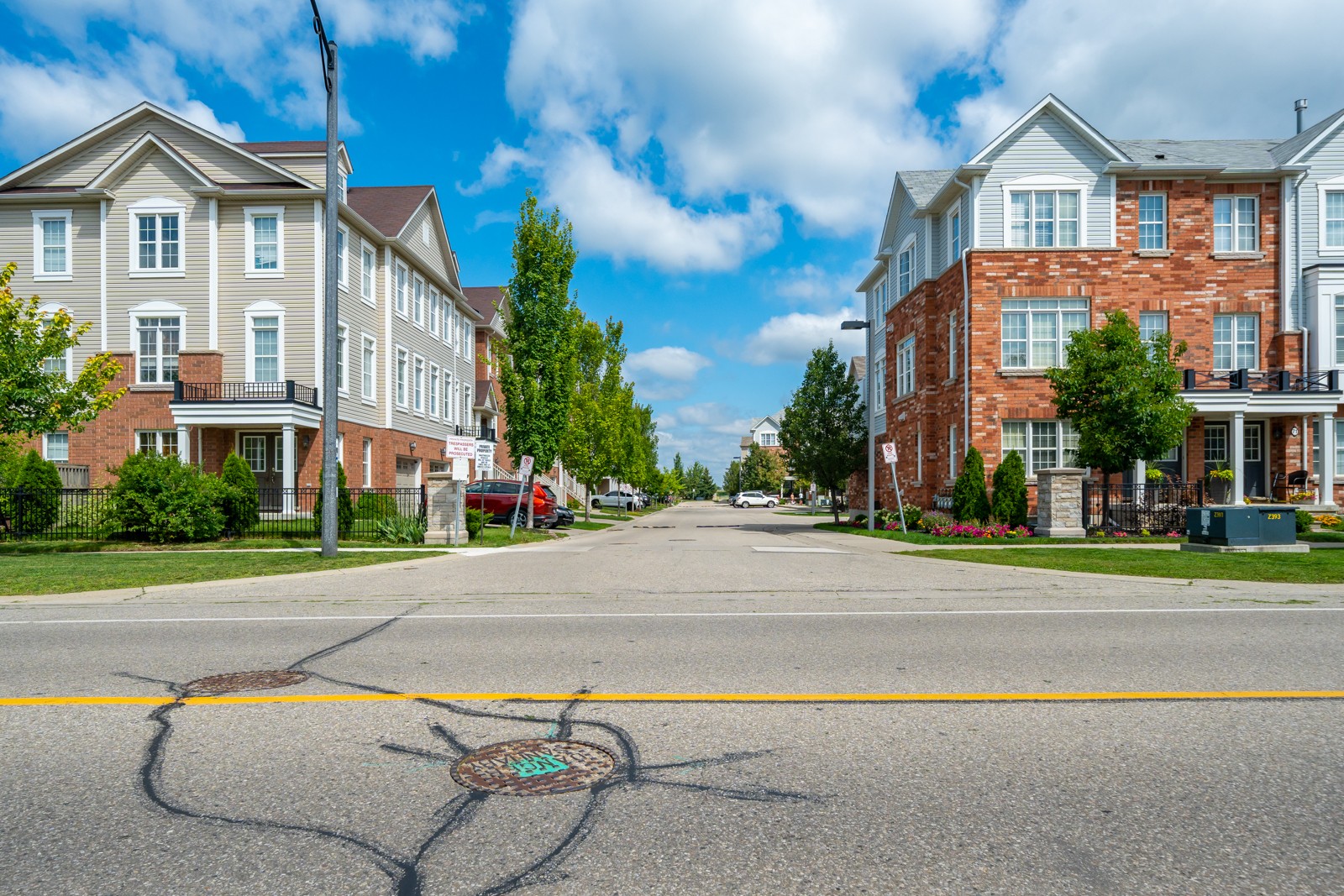 4823 Thomas Alton Townhouses 1 Townhouse for Sale & 1 Townhouse for Rent Condos.ca