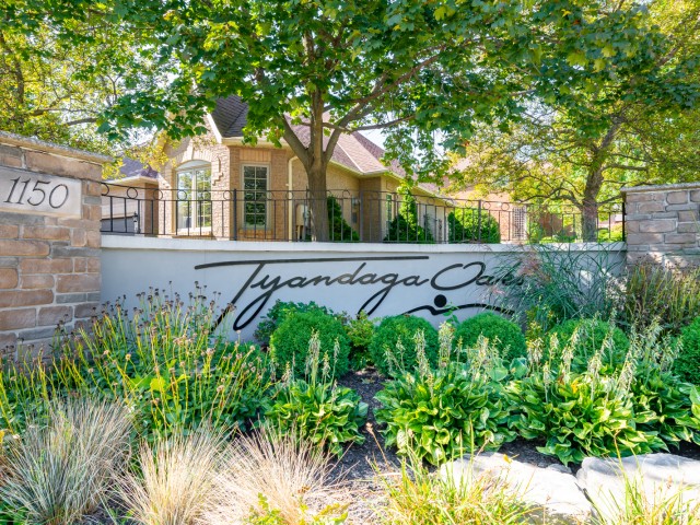 Tyandaga Oaks photo