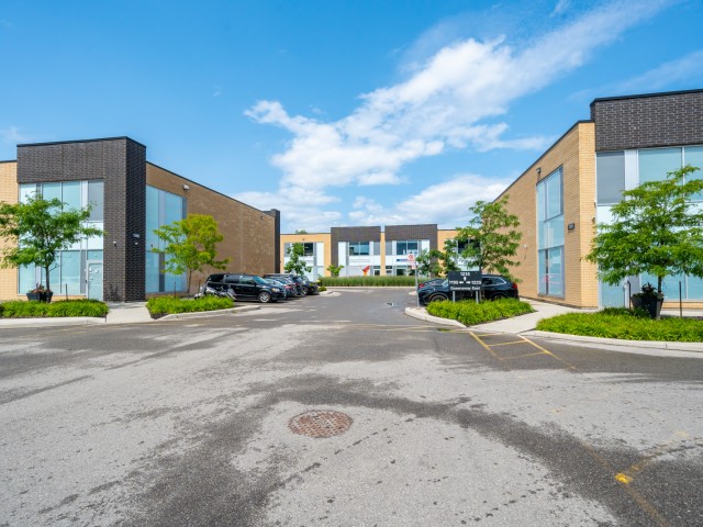 1195 Queensway East Townhouses photo