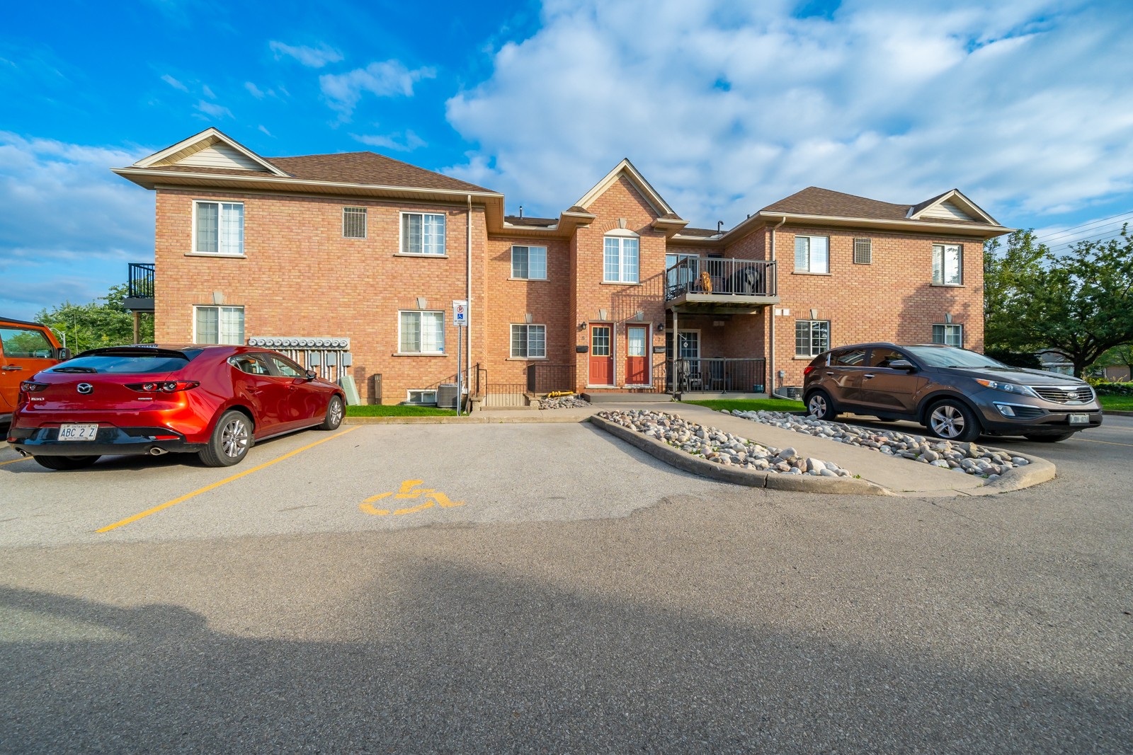 2333 Walker's Line Townhouses Condos.ca