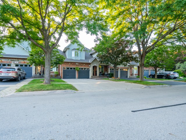1245 Stephenson Drive Townhouses photo