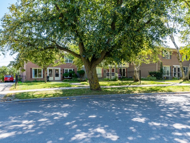 2100 Meadowbrook Road Townhouses photo