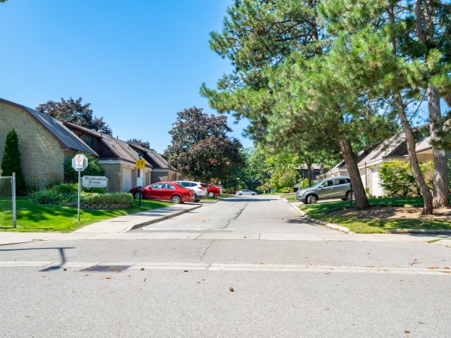 620 Forestwood Crescent Townhouses hero image