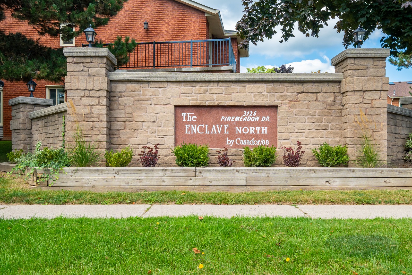 The Enclave North Townhouses Condos.ca