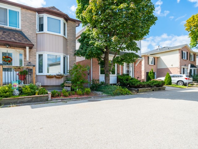 2345 Cotswold Crescent Townhouses hero image