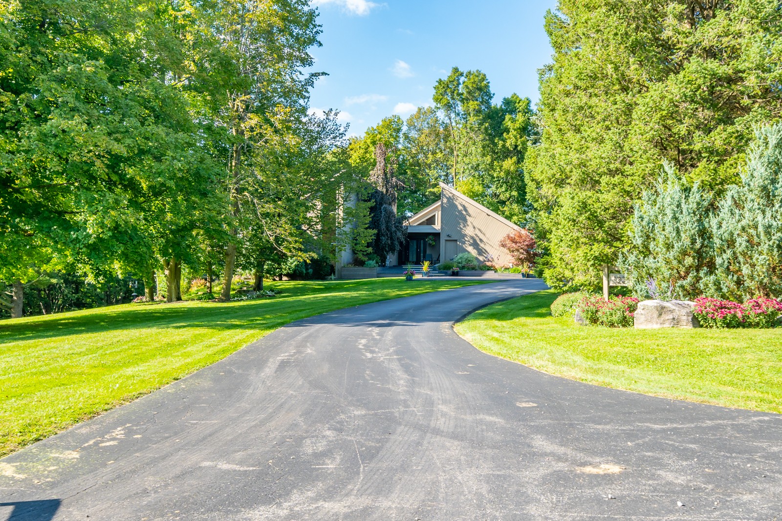 Bryn Mawr Estates Townhouses | Condos.ca