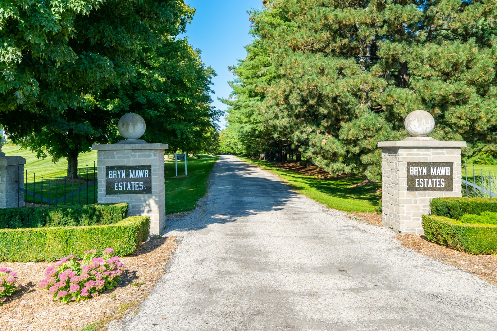 Bryn Mawr Estates Townhouses Condos.ca
