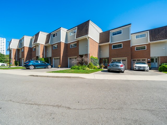 960 Warwick Court Townhouses hero image