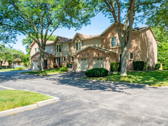 Lakeshore Mews hero image
