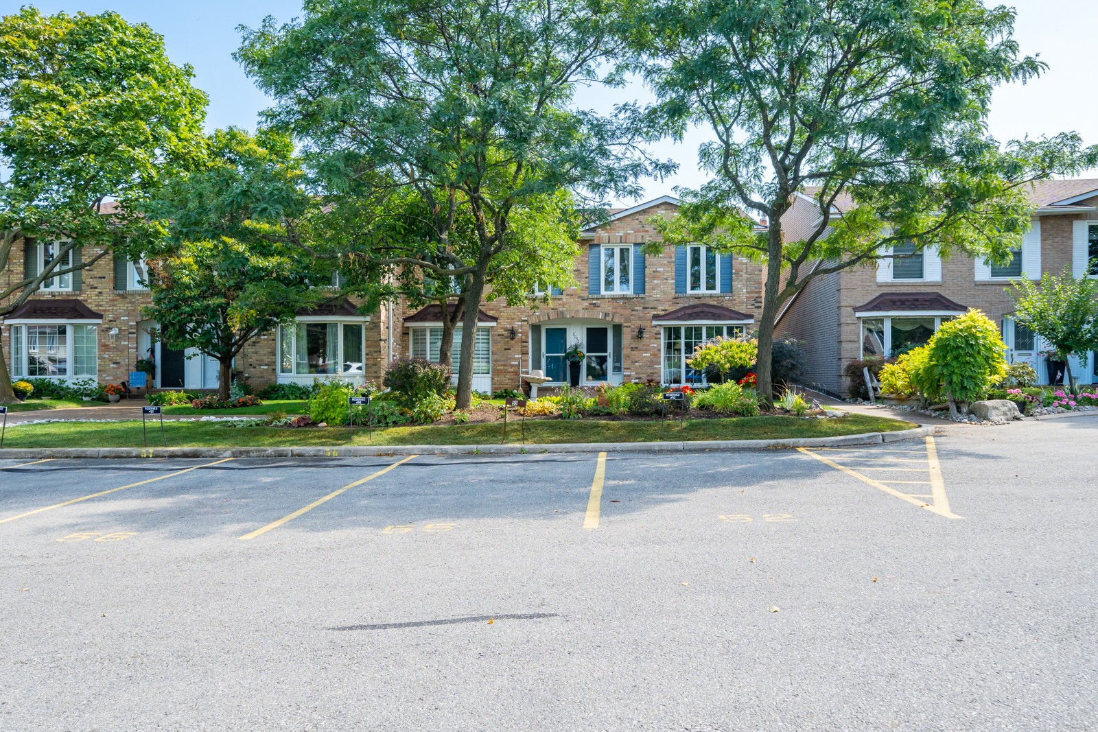 Villas of Nelson Heights Townhouses 1 Townhouse for Sale Condos.ca