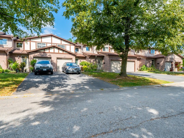 1232 Guelph Line Townhouses photo