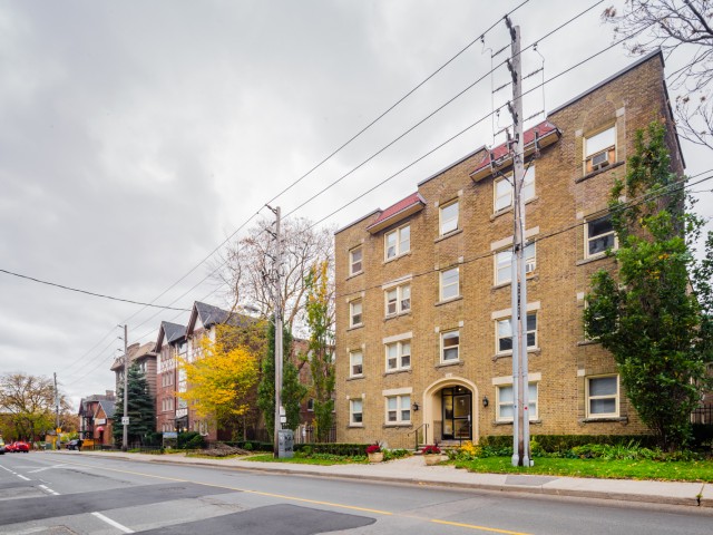 114 Vaughan Road Condos photo