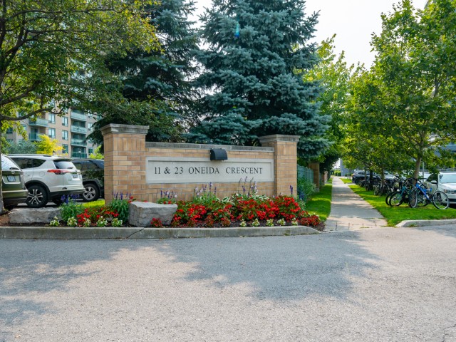 The Gates of Bayview Glen VI hero image