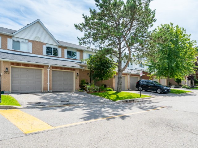 579 Gibney Crescent Townhouses hero image
