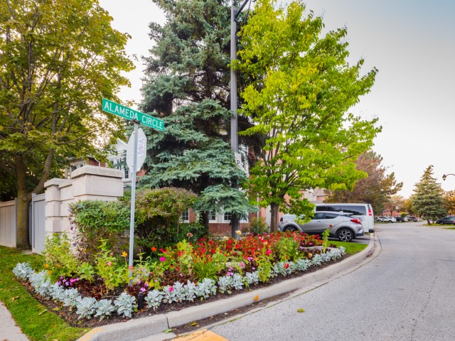 Alameda Circle Townhouses hero image