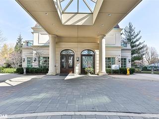 105 - 10 BLOORVIEW Place