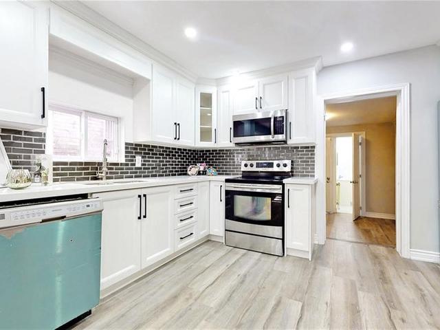 135 DONLANDS Avenue